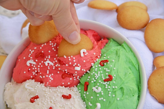 Christmas dunkaroo dip with a vanilla wafer - christmas desserts