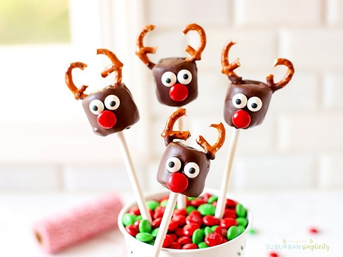 Marshmallow reindeer on sticks - christmas desserts